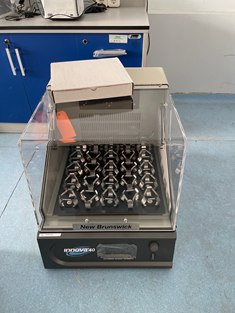 (EPPENDORF) INCUBATOR SHAKER INNOVA 40 FOR 250 ML