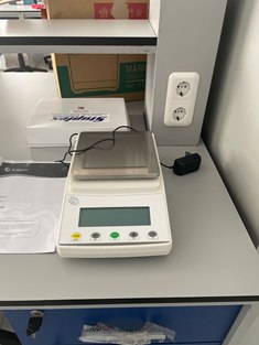 Top-Loading Precision Balance