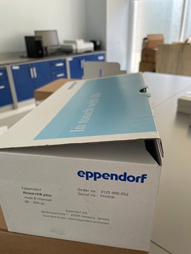 (EPPENDORF) Research plus, Adj., 8 - channel Volume : 30 - 300 ul