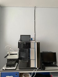 Vanquish Ultra High Performance Liquid Chromatography UHPLC Semi/Preparative Autosampler UV Detector Fraction Collector